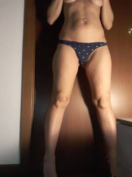 Public Photo of Timida83