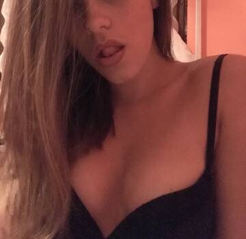 Public Photo of Azzurrina18